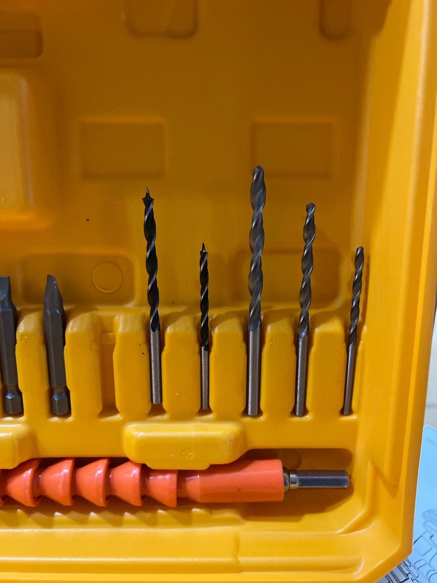 DeWALT 24Volt Drill Set With Tool ket