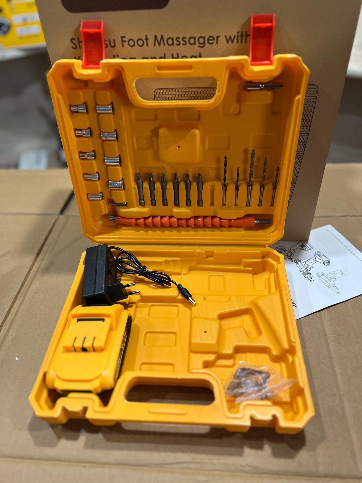DeWALT 24Volt Drill Set With Tool ket