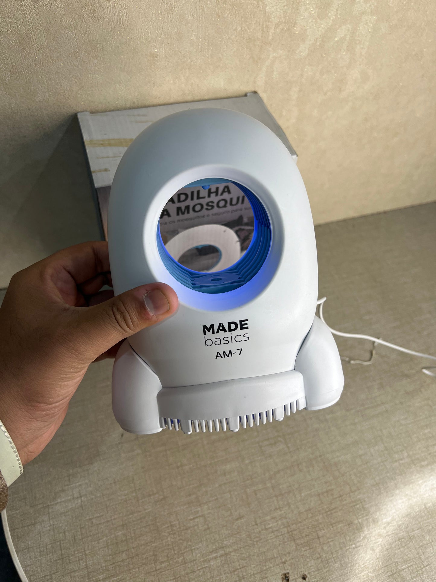 "MADE Basics AM-7 360-Degree Rocket-Shaped Photocatalyst Mosquito Lamp: Silent Repellent with Attractant"