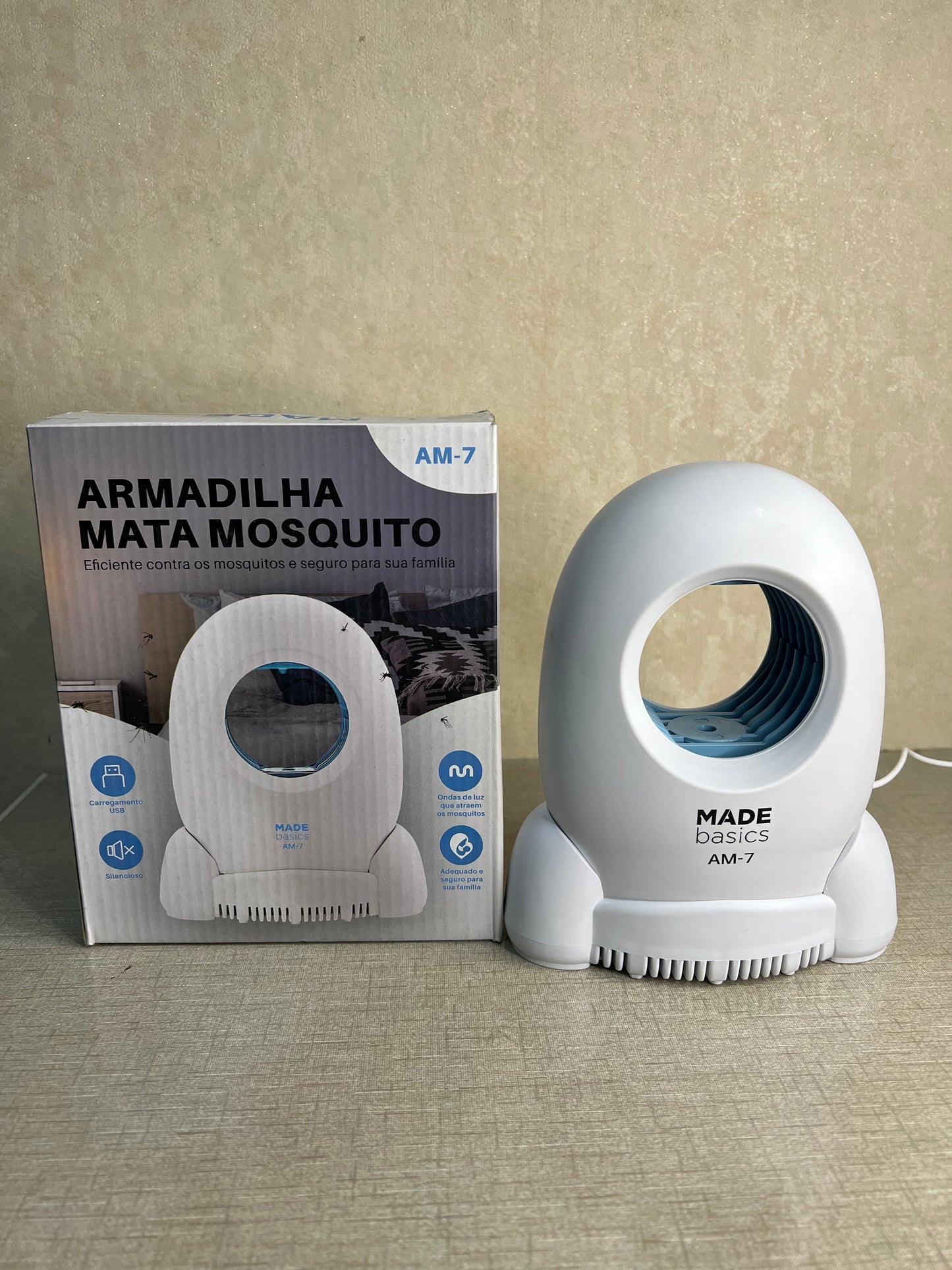 "MADE Basics AM-7 360-Degree Rocket-Shaped Photocatalyst Mosquito Lamp: Silent Repellent with Attractant"